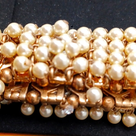 J CREW simulated Pearl multi stranded Bracelet - Picture 2 of 5